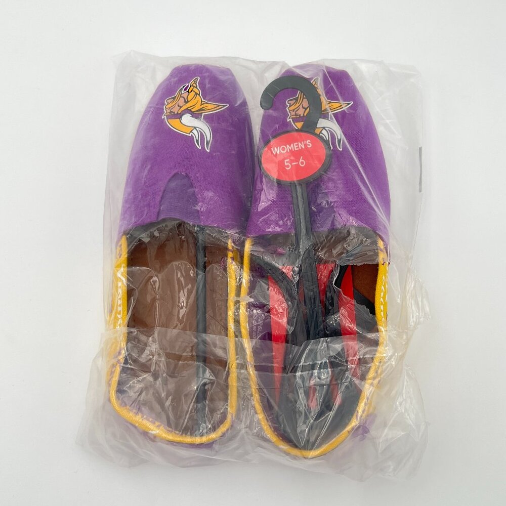 FOCO NFL Football Women's Minnesota Vikings Canvas Slip On Shoe NWT Sz 5-6